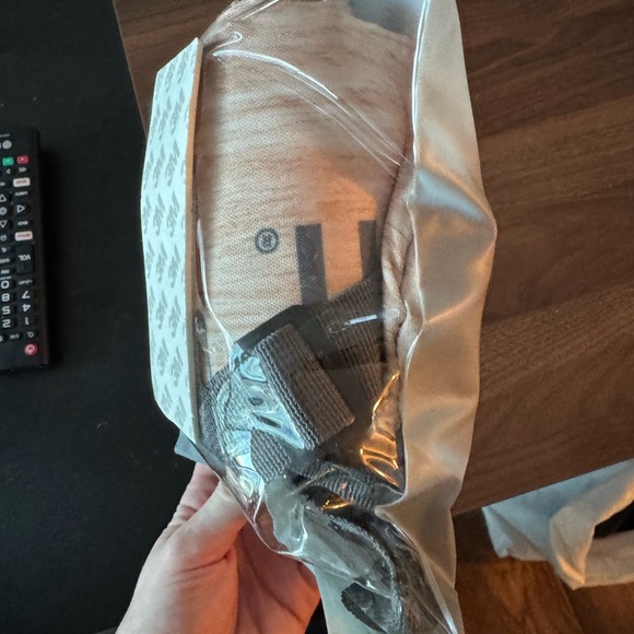 Coors Light MLB 6-Can Cooler Sling - Picture 3 of 6